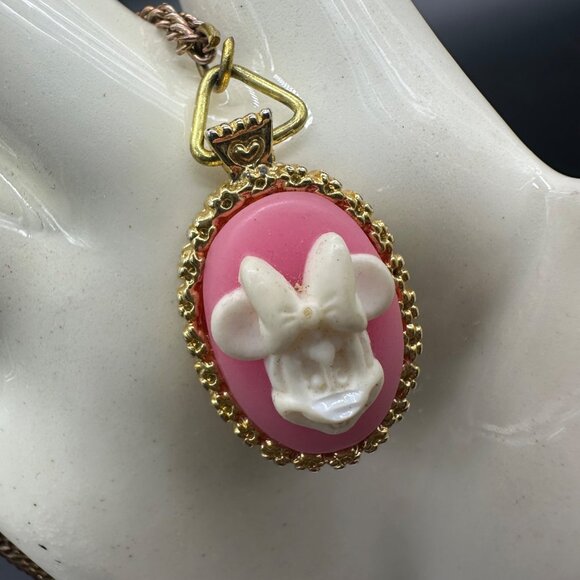Vintage Disney Minnie Mouse Cameo Pink White Gold Tone Necklace Charm 1994 AAI - Picture 1 of 8